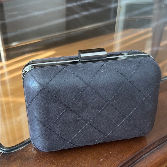 Forever 21 Handbags - FOREVER 21 | Black Quilted Mini Clutch